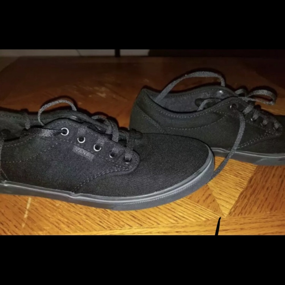 black low top vans